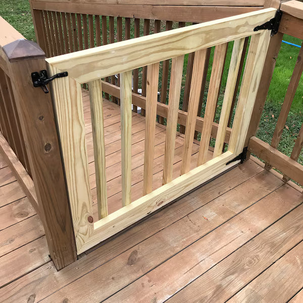 Single Wooden Patio Gate – Custom Outdoor Gate for Dogs & Babies