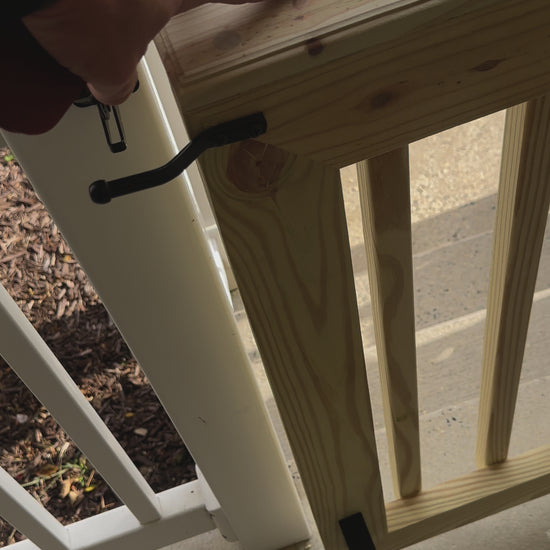 Video of custom wooden gate in use 